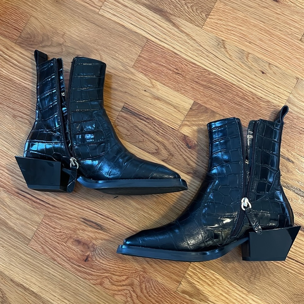 Alias Mae Boot - image 3